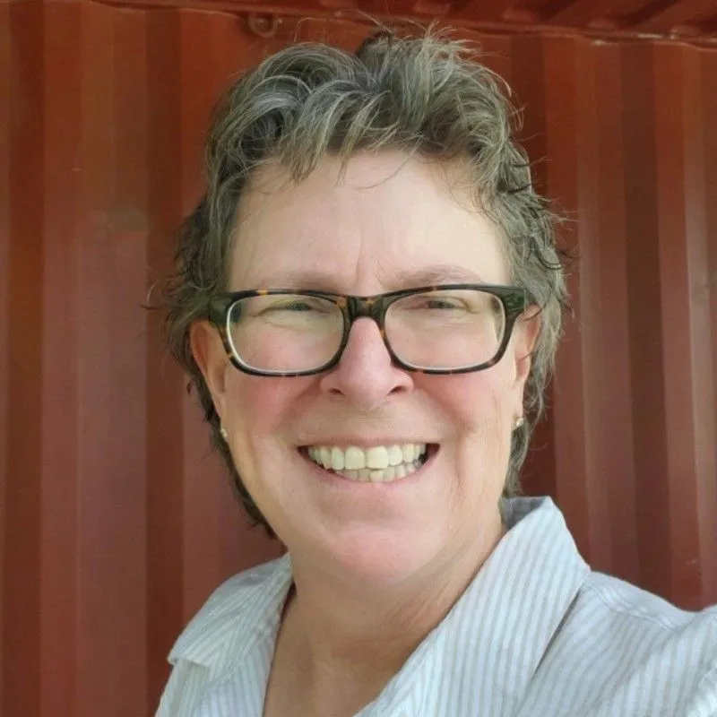 Portrait of Leslie Horn